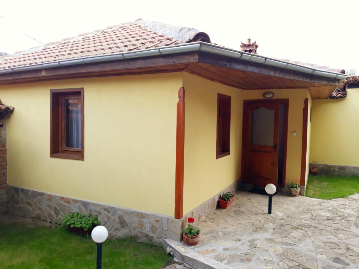 Sarafova Guest House Koprivstica Kültér fotó